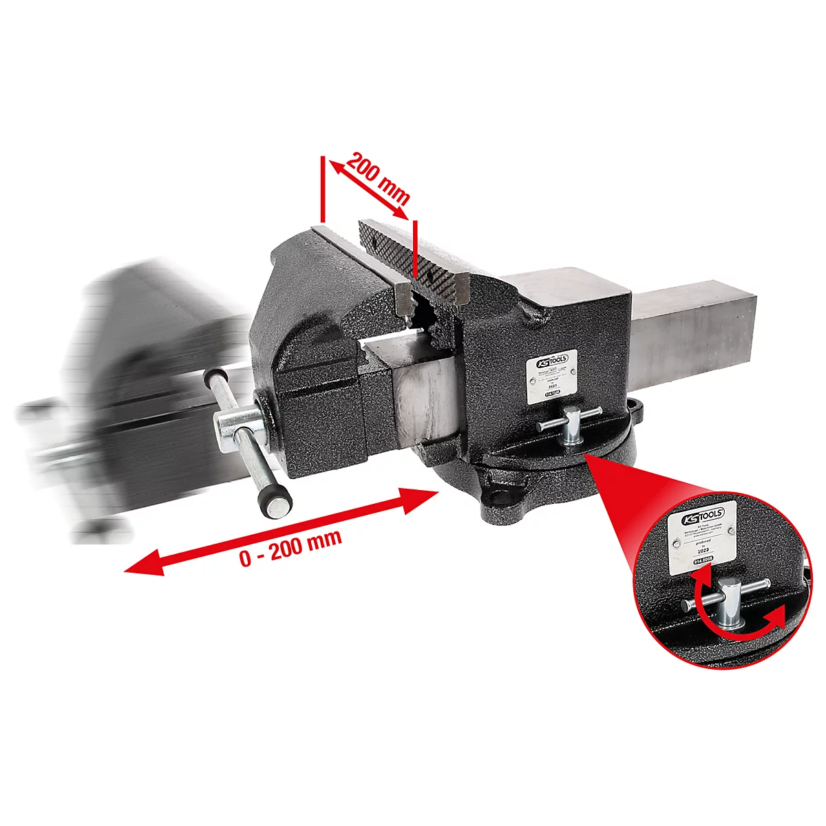 Schwarzer Schraubstock. Messung der Spannweite von 0-200 mm. Rote Markierungen zeigen die Maße und Details der Bedienung.
